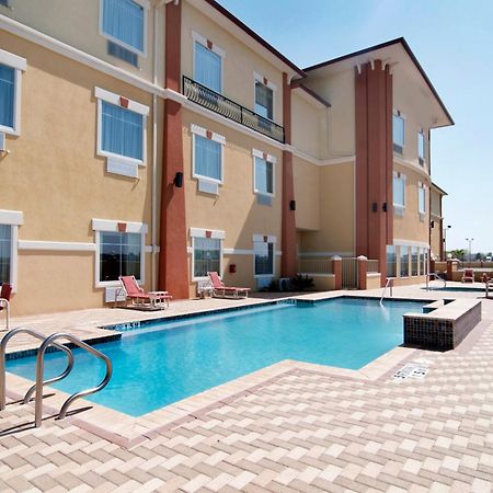 Super 8 By Wyndham Hidalgo At La Plaza Mall & Mcallen Airport Esterno foto