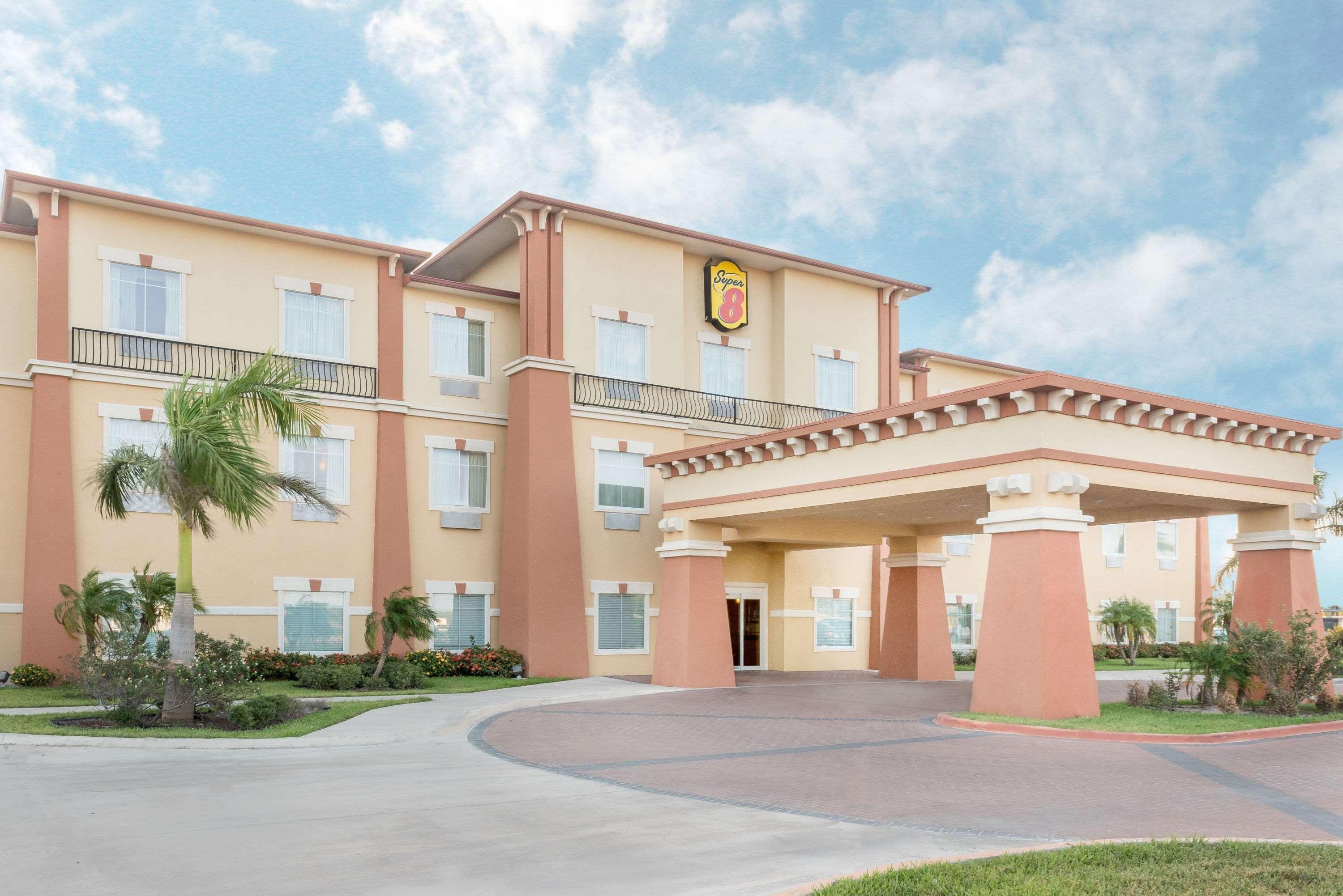Super 8 By Wyndham Hidalgo At La Plaza Mall & Mcallen Airport Esterno foto