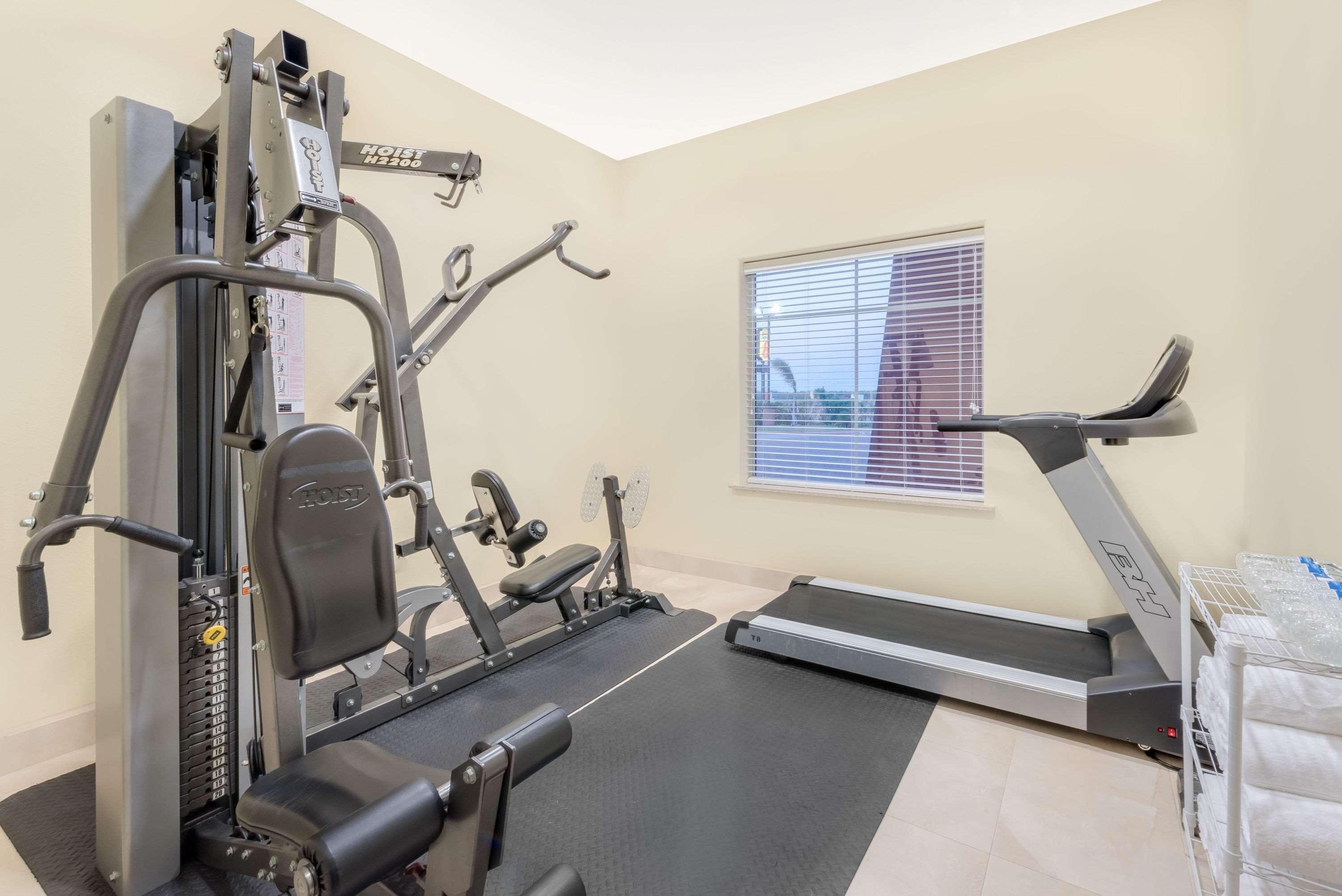 Super 8 By Wyndham Hidalgo At La Plaza Mall & Mcallen Airport Esterno foto