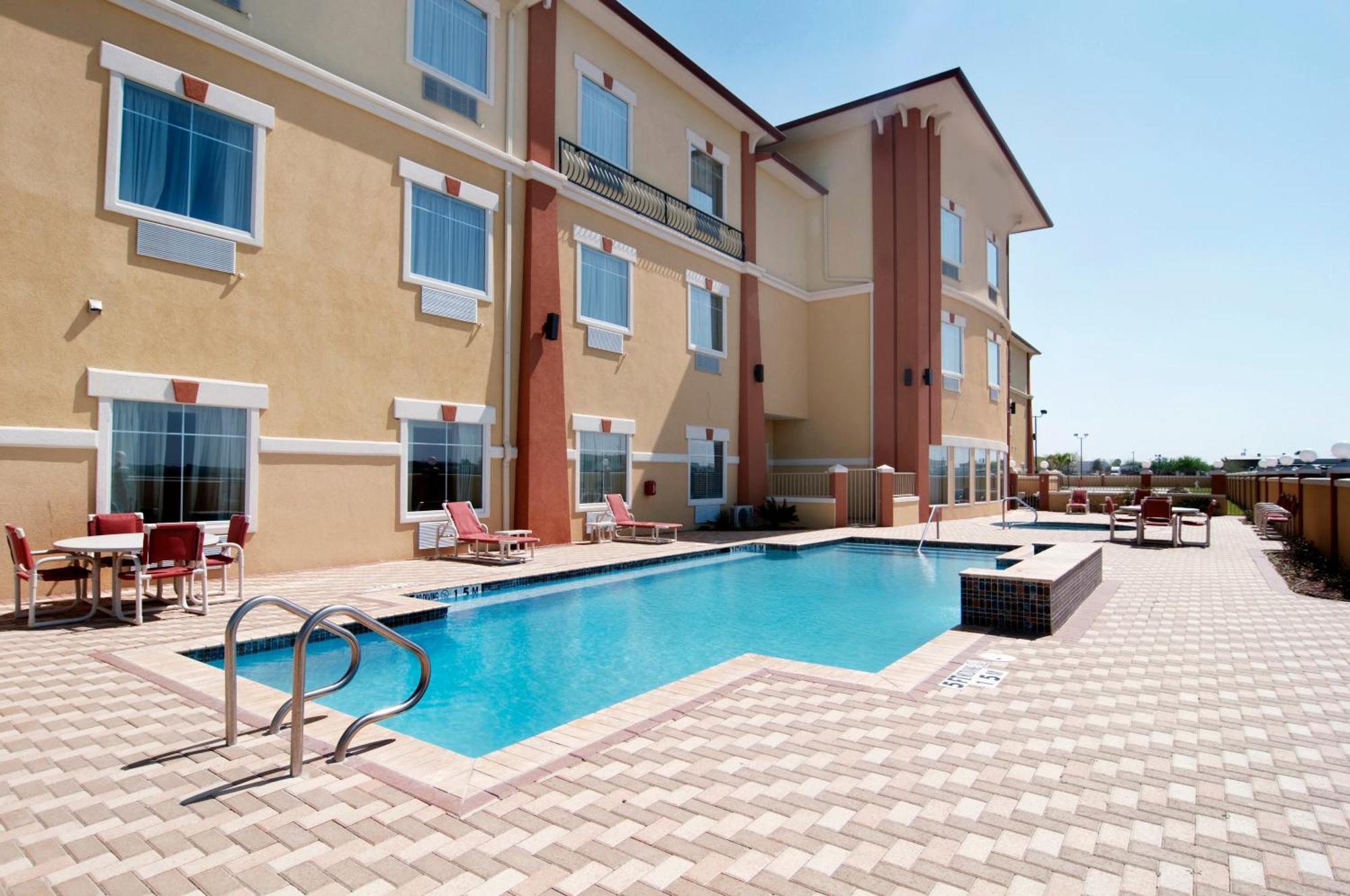 Super 8 By Wyndham Hidalgo At La Plaza Mall & Mcallen Airport Esterno foto