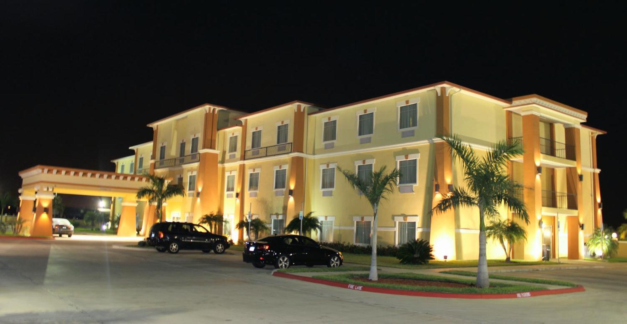 Super 8 By Wyndham Hidalgo At La Plaza Mall & Mcallen Airport Esterno foto