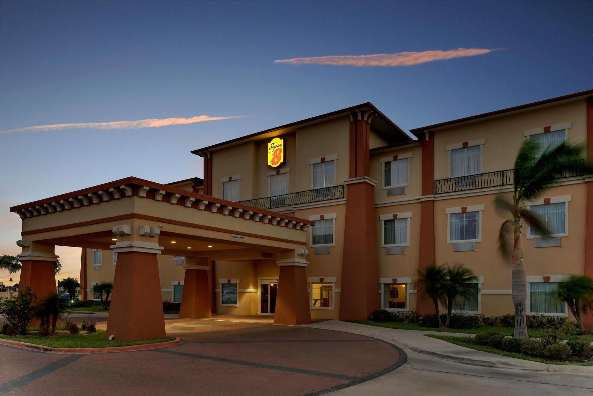 Super 8 By Wyndham Hidalgo At La Plaza Mall & Mcallen Airport Esterno foto