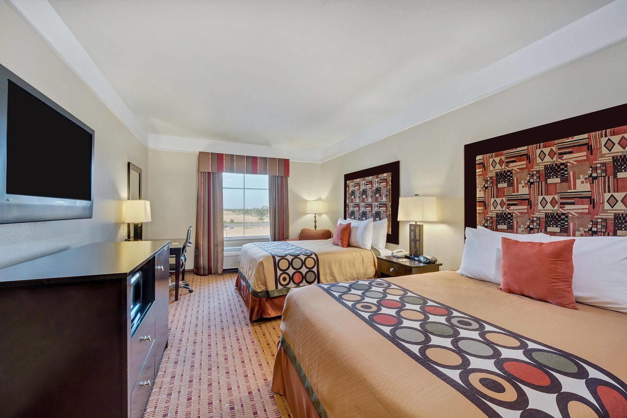 Super 8 By Wyndham Hidalgo At La Plaza Mall & Mcallen Airport Esterno foto