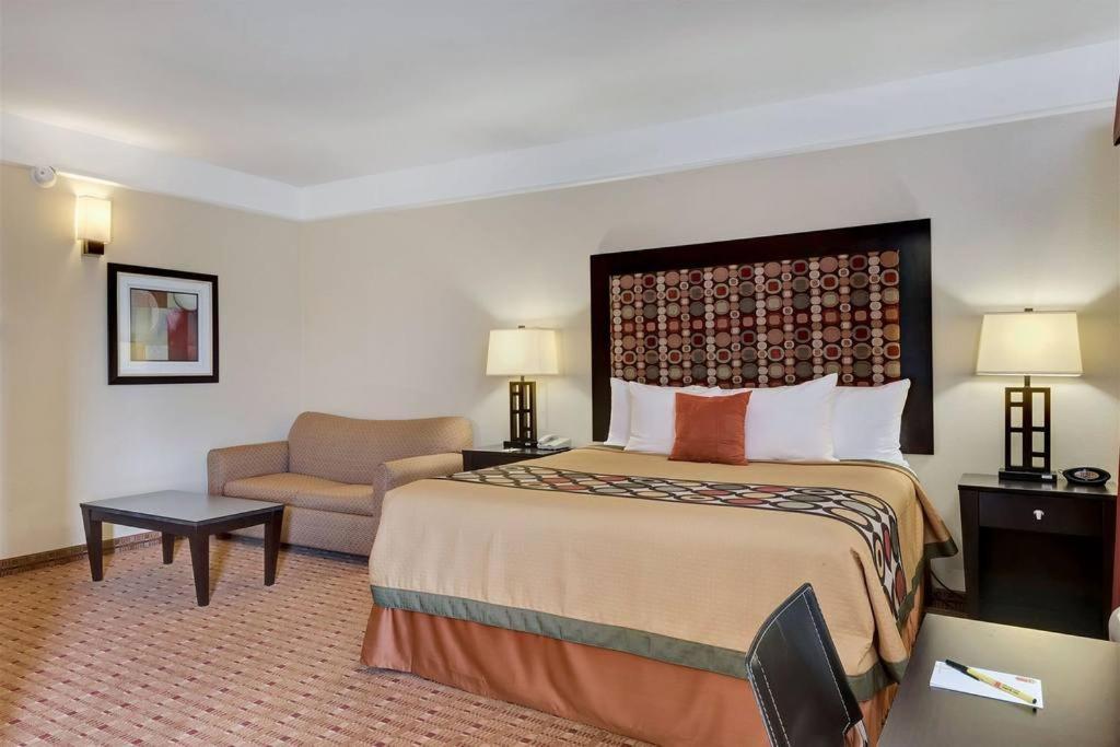 Super 8 By Wyndham Hidalgo At La Plaza Mall & Mcallen Airport Esterno foto