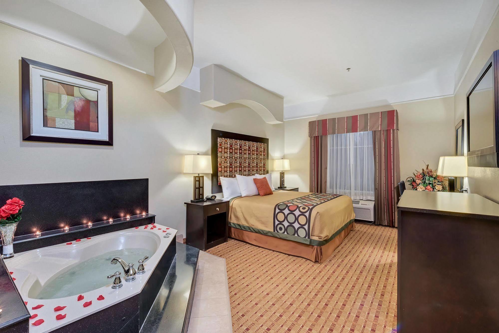 Super 8 By Wyndham Hidalgo At La Plaza Mall & Mcallen Airport Esterno foto